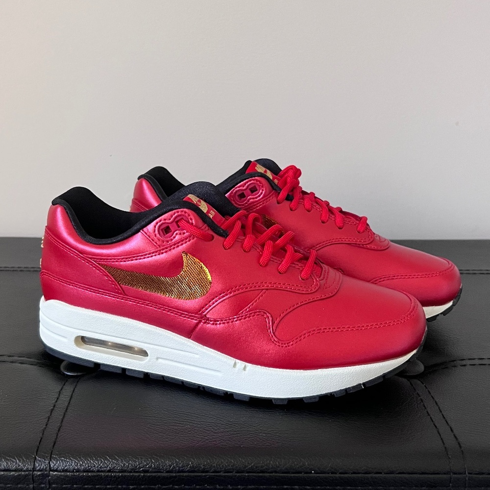 NIKE Air Max BRAND NEW Women’s 7